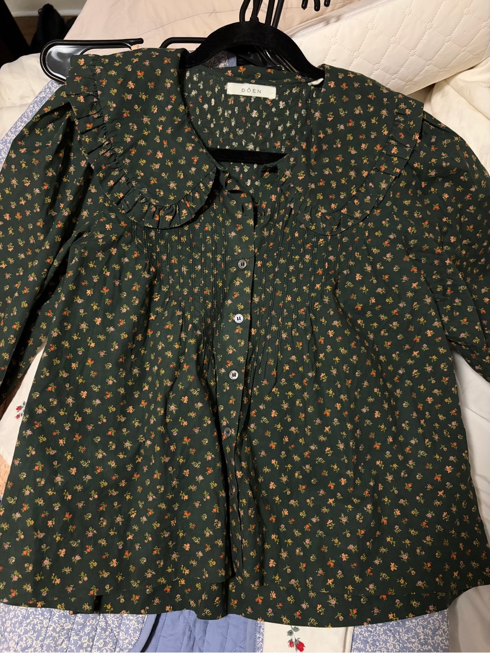 Doen Dark Green Ruffle Collar Floral Blouse